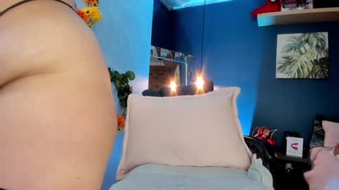 Snapshot of melody_bonnie22 chatting on December 2024 11:16:01 AM Leslie online show from December 2024 11:16:01 AM