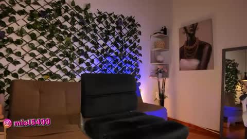 melody_cute10 online show from December 2024 08:40:01 PM