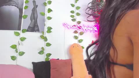Snapshot of melody_evans_05 chatting on December 2024 12:44:02 PM melody_evans_05 online show from December 2024 12:44:02 PM