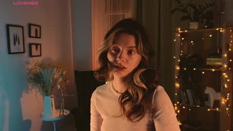 Snapshot of melodykey_x chatting on December 2024 02:56:01 PM melody online show from December 2024 02:56:01 PM