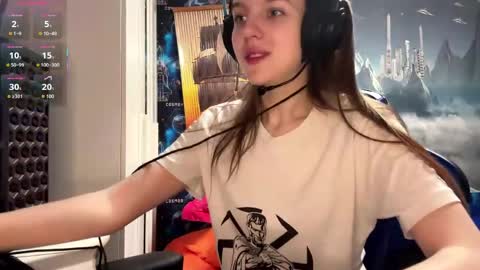 Hi Im Aria 18 years old online show from April 2026 12:51:02 PM