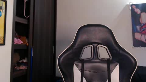 Snapshot of mely_roussex chatting on March 2025 11:39:02 AM mely online show from March 2025 11:39:02 AM