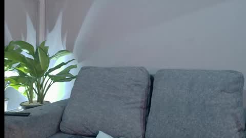 Maelly online show from April 2026 08:31:02 PM