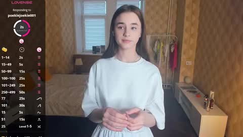 Snapshot of meoww_meows chatting on November 2025 07:25:02 AM Julie online show from November 2025 07:25:02 AM