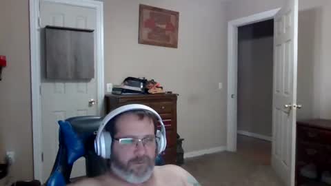 mercer1977 online show from December 2025 06:35:02 PM