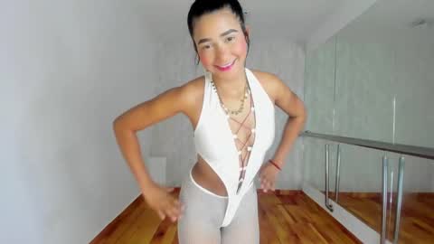 Snapshot of merdie_gallis chatting on September 2025 12:28:02 PM MERI online show from September 2025 12:28:02 PM