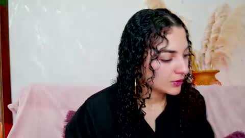 Snapshot of merida_bell18 chatting on June 2026 03:05:02 AM Merida Bell online show from June 2026 03:05:02 AM