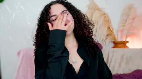 Snapshot of merida_bell18 chatting on July 2026 12:28:01 AM Merida Bell online show from July 2026 12:28:01 AM