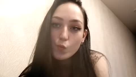 Snapshot of merilyngilly chatting on October 2025 04:50:01 PM Rapuncel online show from October 2025 04:50:01 PM