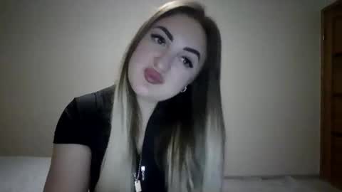 MeriWoulders online show from April 2026 07:58:01 PM