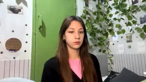 Jeny online show from September 2025 07:25:02 PM