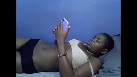 merlin_queen online show from October 2025 05:02:02 PM