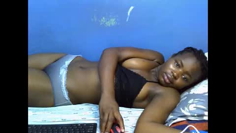 merlin_queen online show from December 2025 05:53:01 PM