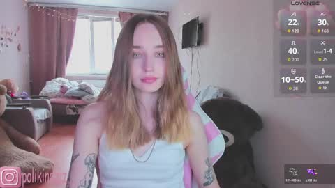 Snapshot of merryl_clark chatting on May 2026 10:32:02 AM Sara online show from May 2026 10:32:02 AM
