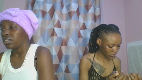 Snapshot of messyluna chatting on April 2026 04:37:01 PM meggy and bree online show from April 2026 04:37:01 PM