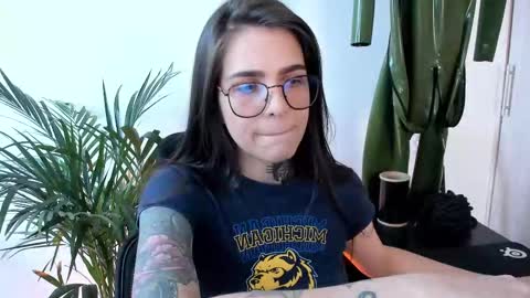 Meurif online show from October 2025 07:01:02 PM