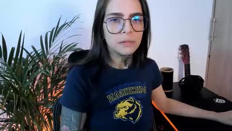 Meurif online show from October 2025 02:48:02 AM