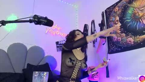 Snapshot of mhiacorleone chatting on October 2025 09:21:02 AM Mistress Corleone online show from October 2025 09:21:02 AM