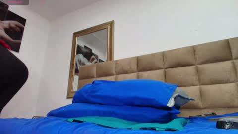 Emi online show from January 2025 07:13:02 PM