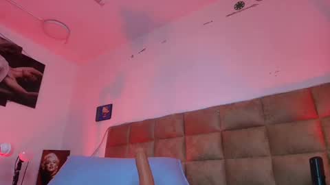 Emi online show from September 2025 07:25:02 PM