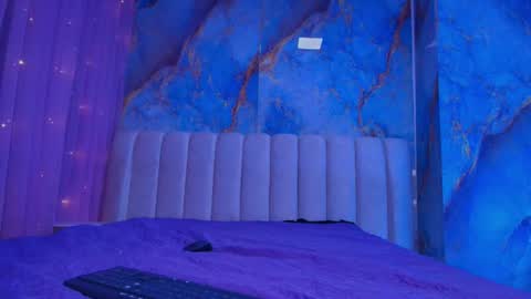 Emi online show from February 2026 07:22:01 PM