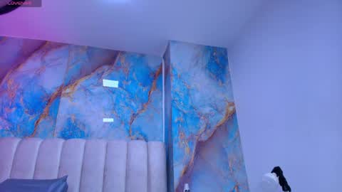 Emi online show from April 2026 07:58:01 PM