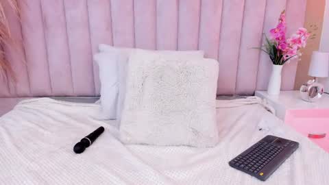 Snapshot of mia__bailey_ chatting on July 2026 09:31:02 PM mia__bailey_ online show from July 2026 09:31:02 PM