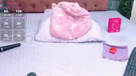 Mia online show from September 2025 03:55:02 AM