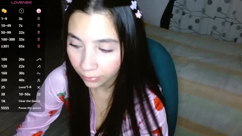 Mia online show from December 2024 11:28:02 PM