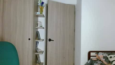 Mia online show from April 2026 03:51:01 AM