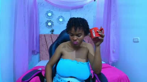Snapshot of mia__thomson_ chatting on May 2026 02:28:01 AM MIA online show from May 2026 02:28:01 AM