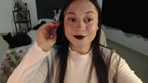 mia online show from December 2024 11:51:01 PM