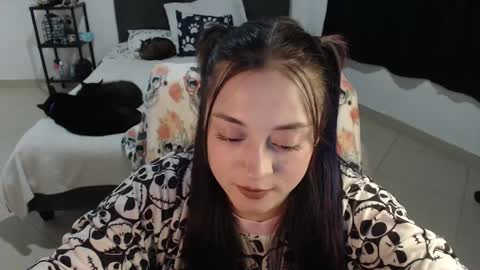 mia online show from December 2024 02:25:02 AM