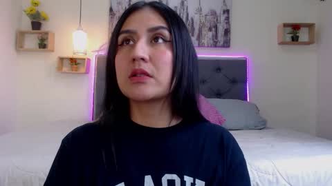 Snapshot of mia_ayra chatting on October 2025 04:19:01 PM M I A A Y R A online show from October 2025 04:19:01 PM