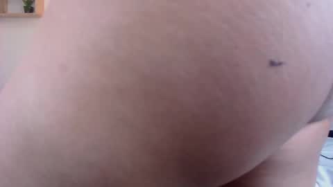 Snapshot of mia_ayra chatting on October 2025 04:41:02 PM M I A A Y R A online show from October 2025 04:41:02 PM