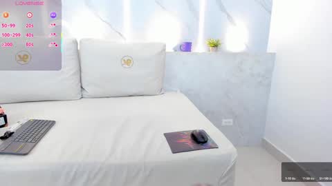 Mia  online show from February 2025 03:08:01 PM