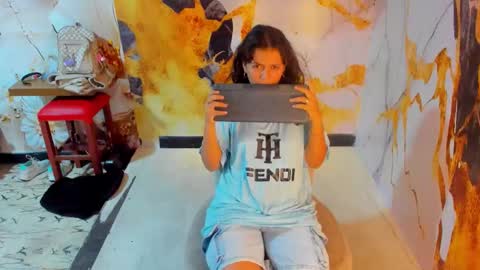 Mia online show from January 2026 07:08:02 PM