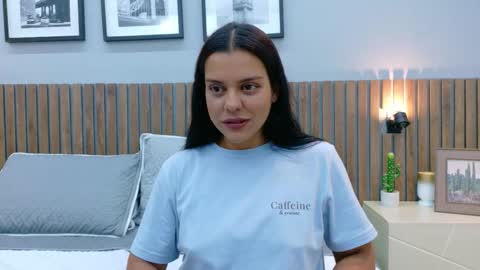 Snapshot of mia_bellefort chatting on February 2026 08:01:01 PM Mia Bellefort online show from February 2026 08:01:01 PM