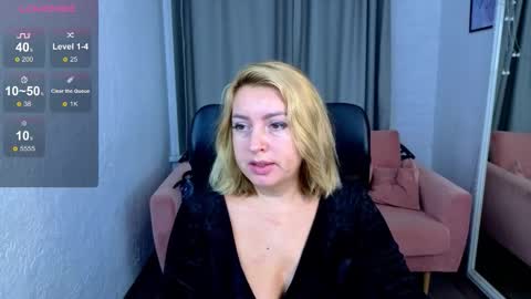 Mia online show from September 2025 06:39:02 AM
