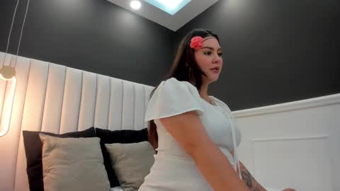 Snapshot of mia_blumm_ chatting on March 2025 11:29:02 AM Mia online show from March 2025 11:29:02 AM