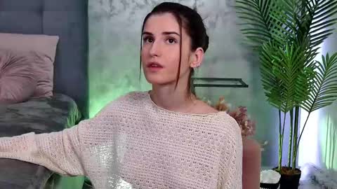 Freya Allen online show from February 2025 10:00:02 PM