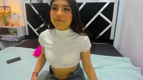 Snapshot of mia_casttellanos chatting on November 2025 08:32:01 PM Mia online show from November 2025 08:32:01 PM