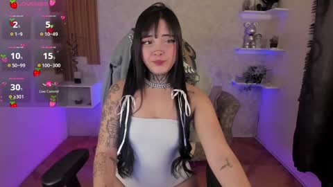 Mia online show from February 2025 07:17:01 AM