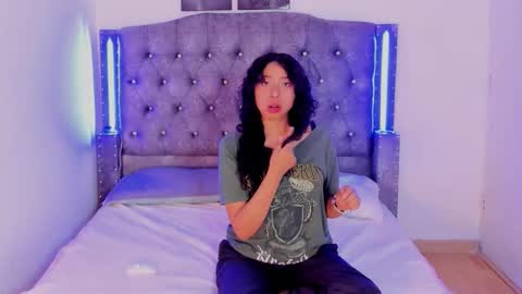 mia_cavallii online show from December 2025 01:18:01 PM