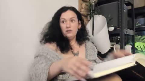 MIA online show from December 2025 09:43:01 PM