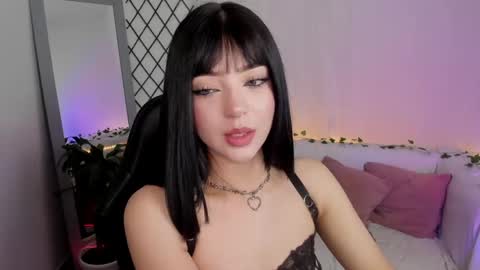 Snapshot of mia_collins_b chatting on June 2026 07:38:02 PM mia_collins_b online show from June 2026 07:38:02 PM