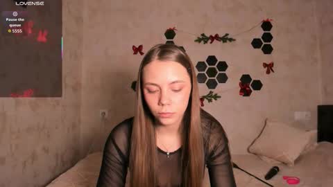 Mia  next stream Thursday 1400 UTC1 Friday 1400 UTC1 online show from January 2026 05:27:02 PM