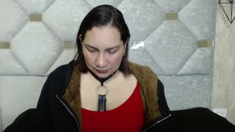 Mia online show from April 2026 01:17:01 AM