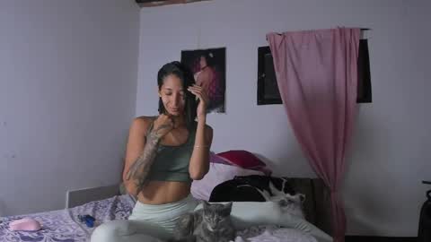 Mia Sandoval online show from April 2026 12:40:01 PM