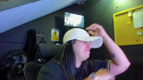 Mia daniela  online show from September 2025 03:00:01 AM